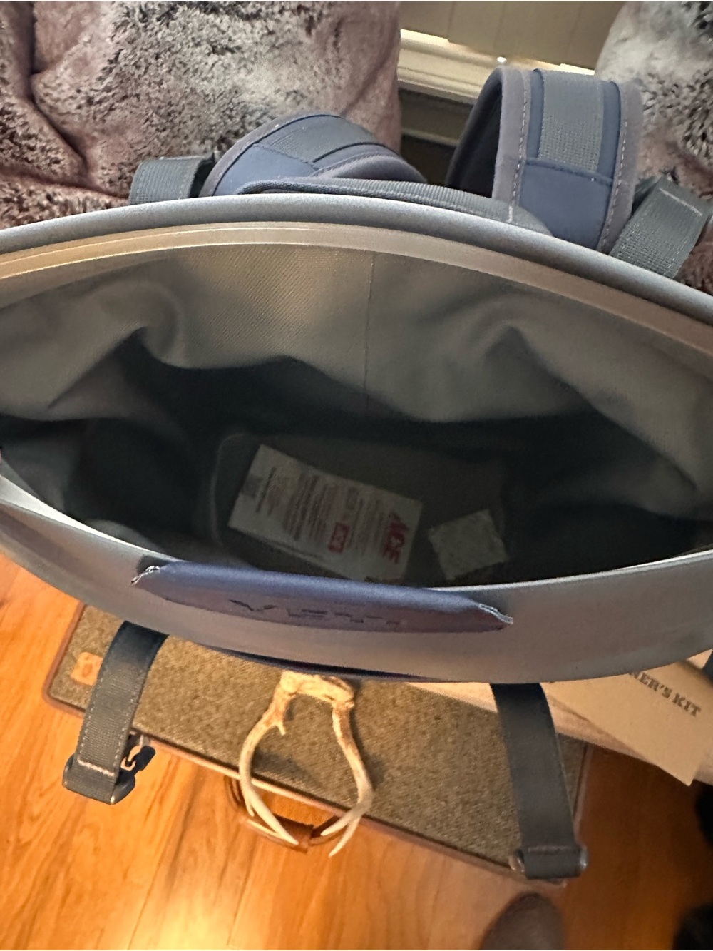 Yeti Hopper M12 Soft Cooler - Navy and Gray - Picture 3 of 8